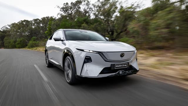 MAZDA CX-6E DEBUTS